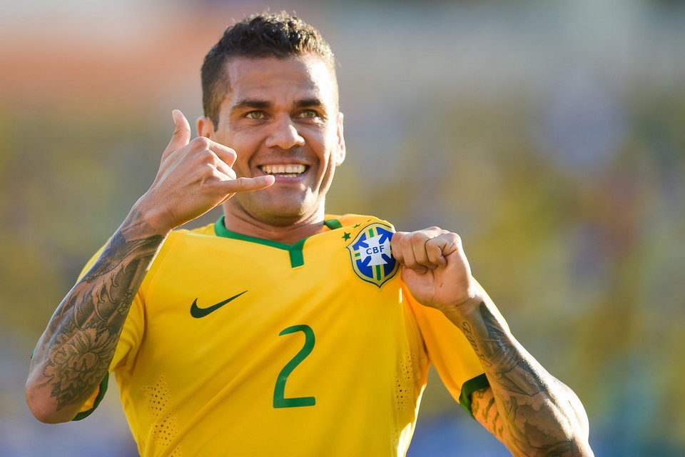 Dani Alves vuelve de emergencia a la selección de Brasil en la ...